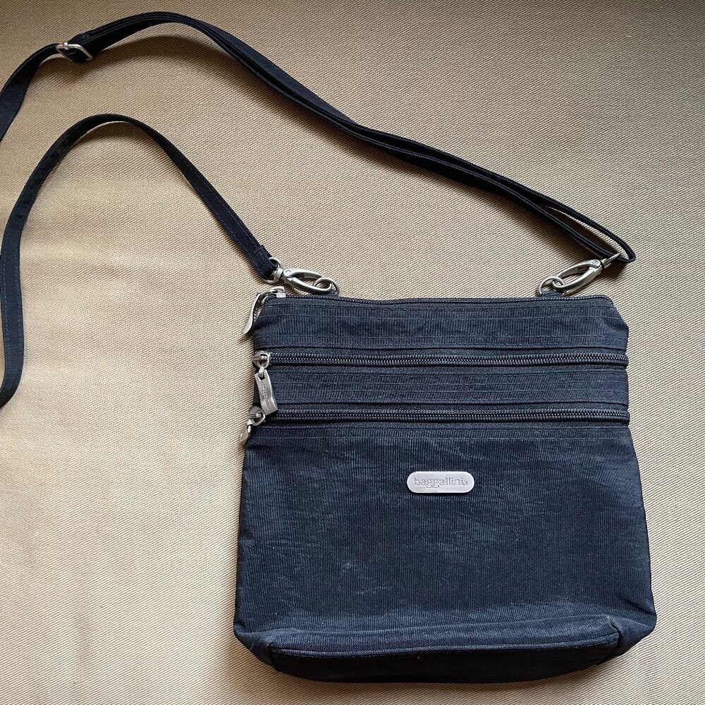 Baggallini Essential Crossbody
